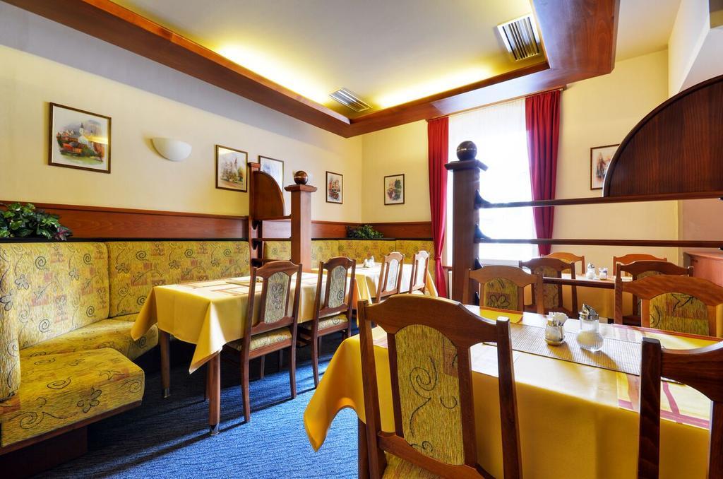 Hotel Filipinum Jablonne nad Orlici Экстерьер фото